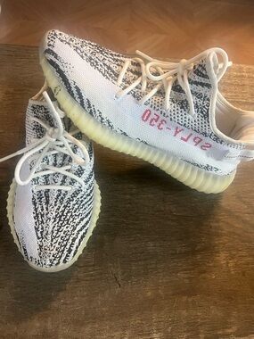 Adidas Yeezy Boost 350 V2 Zebra Mens Size 10 CP9654